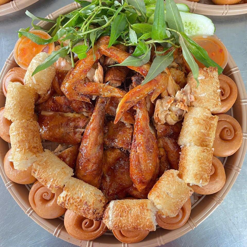 Thực đơn của Gà Nướng Cơm Lam