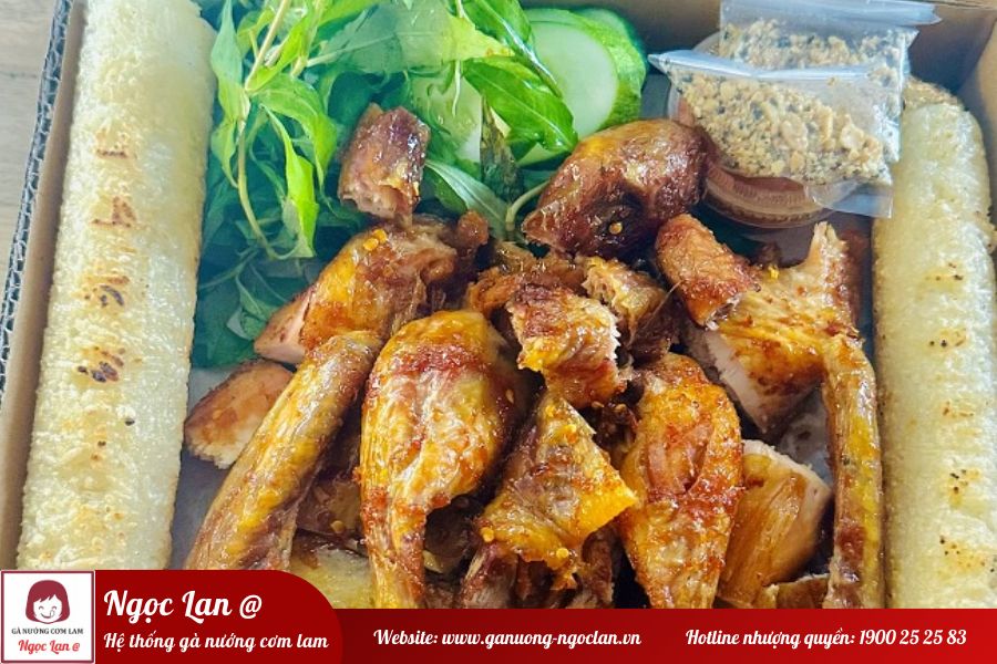 Gà nướng cơm lam 68: Địa điểm ẩm thực không thể bỏ qua 5 Gà nướng cơm lam 68