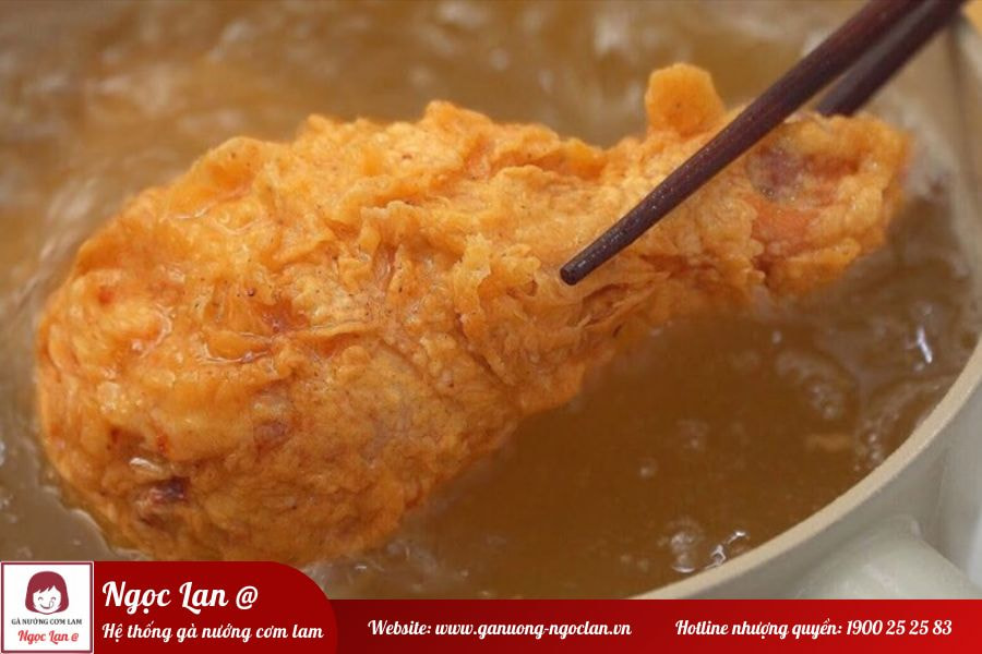 Cách chiên gà rán giòn rụp như KFC